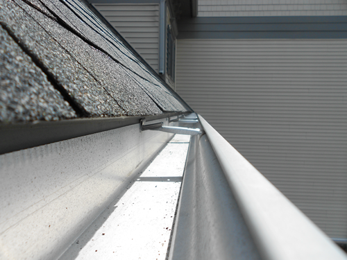 Gutter Cleaning Fort Collins, Loveland, Windsor, Longmont, Berthoud, Estes Park, Wellington, Cheyenne, Southern Wyoming